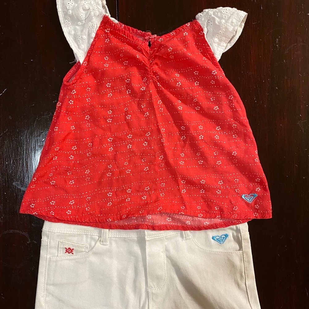 Roxy toddler 4t outfit, NWOT.